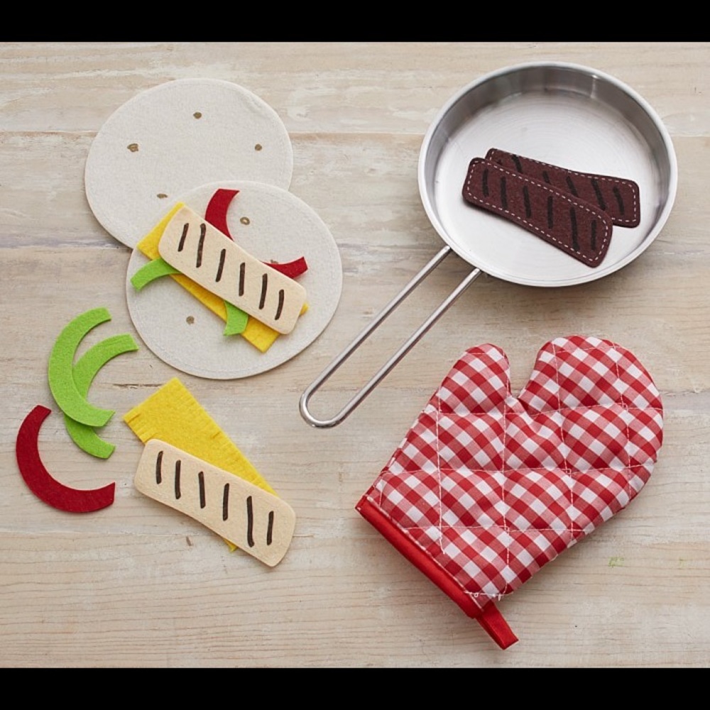 Pottery Barn Kids SOFT TACO COOKING SET
